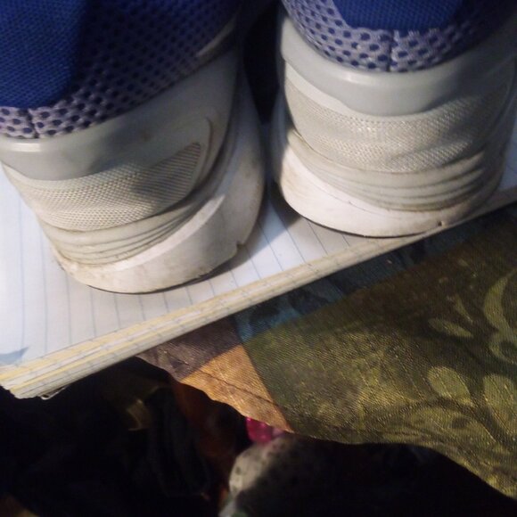 NIKE SNEAKER'S; SIZE 10.5 unisex - Picture 4 of 8